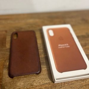 iPhone Apple XS saddle brown leather case very gently used